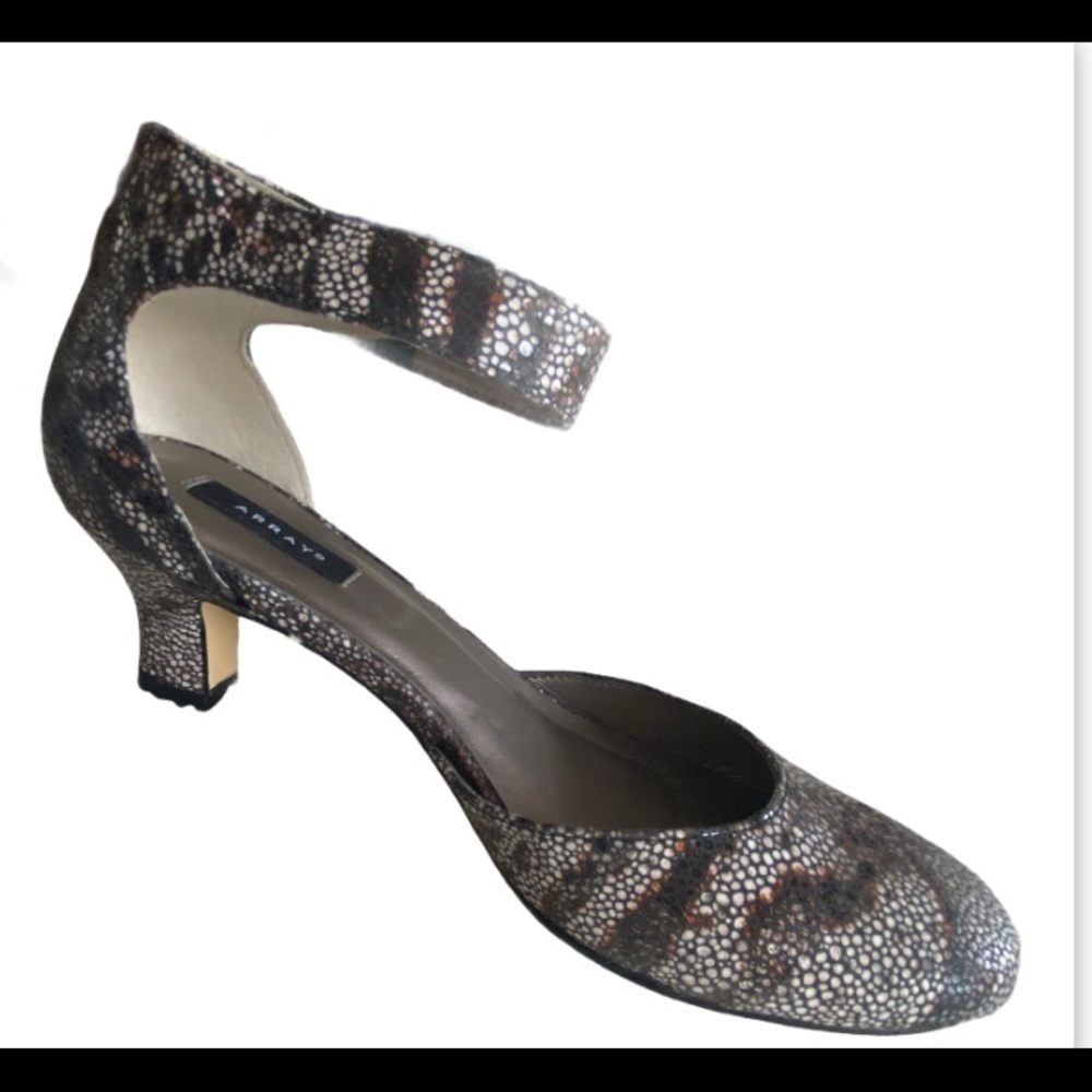 Array• Kitten heel Ankle strap• Sz 5.5 - Picture 4 of 9